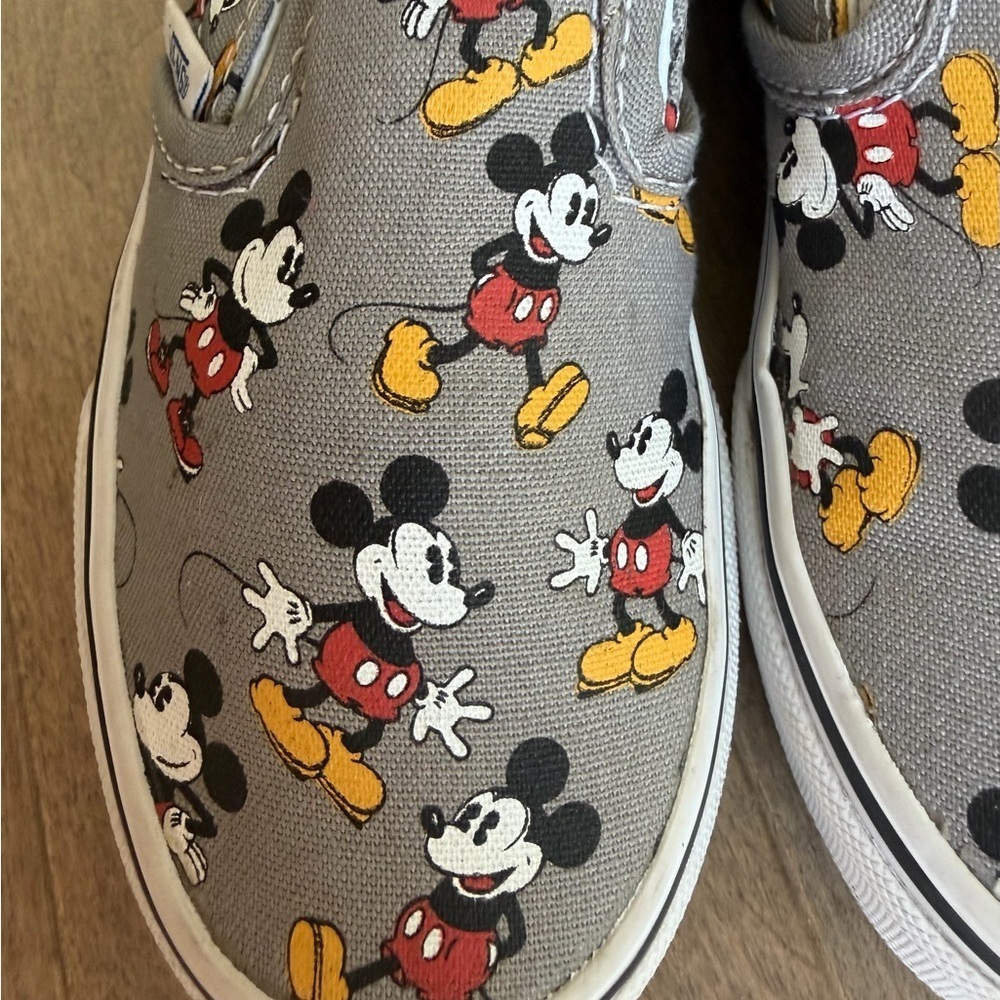 Vans Kids Mickey Mouse Slip-On Sneakers - Gray - Picture 3 of 6